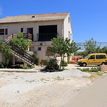 Basil Apartments And Rooms Бетина Екстер'єр фото