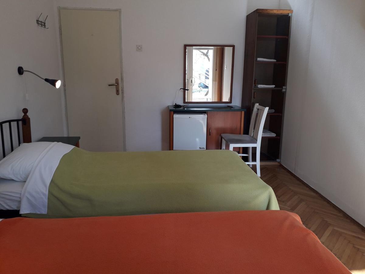 Basil Apartments And Rooms Бетина Екстер'єр фото